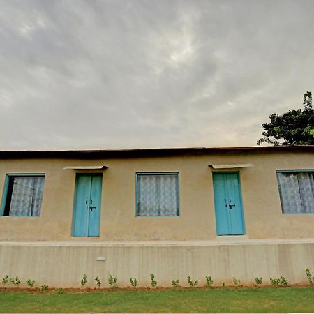 Hotel O The Mud House Bhundsi エクステリア 写真